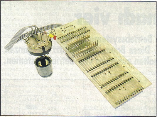 Rückseite der Umschaltplatine mit Adaptersockel