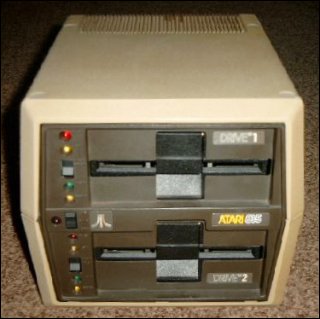 Atari 815 Doppelfloppy Frontansicht