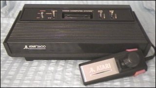 Atari 2600 (schwarz, 4 Schalter)